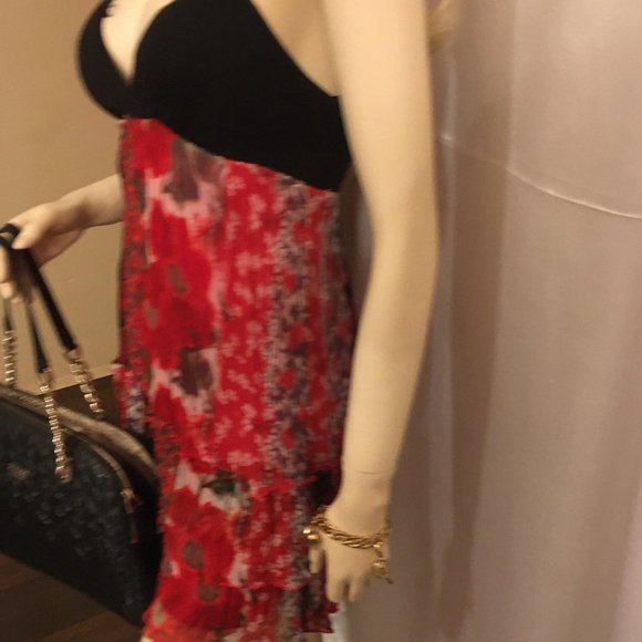 ADORABLE flowy ruffeled bottom GUESS summer dress! - Picture 7 of 15